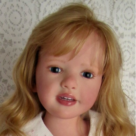 Kit NICOLE, escultora Natali Blick. Incluye cuerpo y conectores. Mide aprox. 96-100 cm